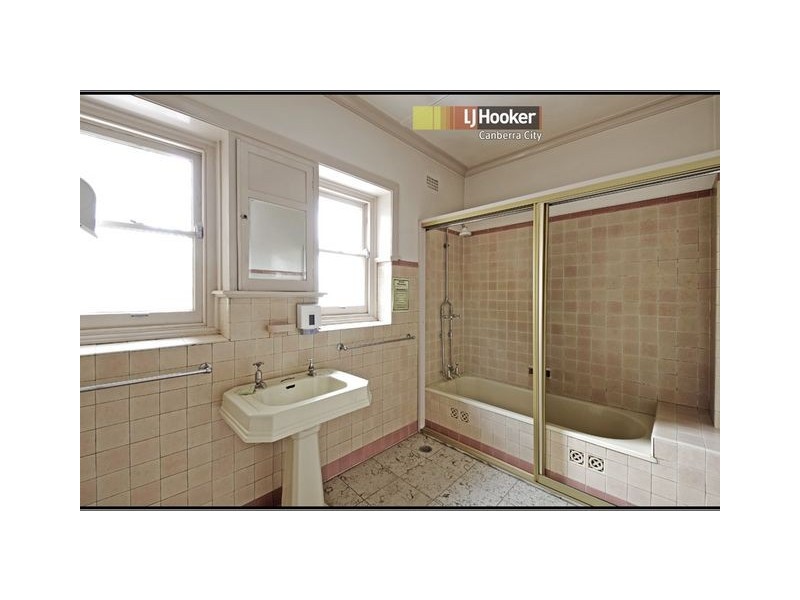 32 Lowe Street, Queanbeyan NSW 2620