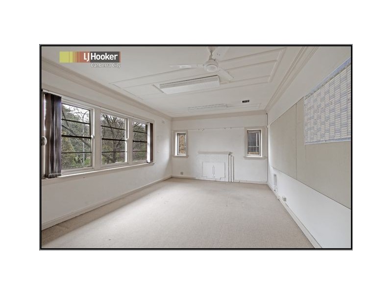 32 Lowe Street, Queanbeyan NSW 2620
