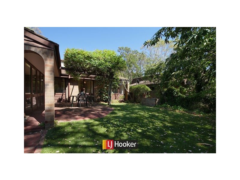 45 Barnet Close, Phillip ACT 2606