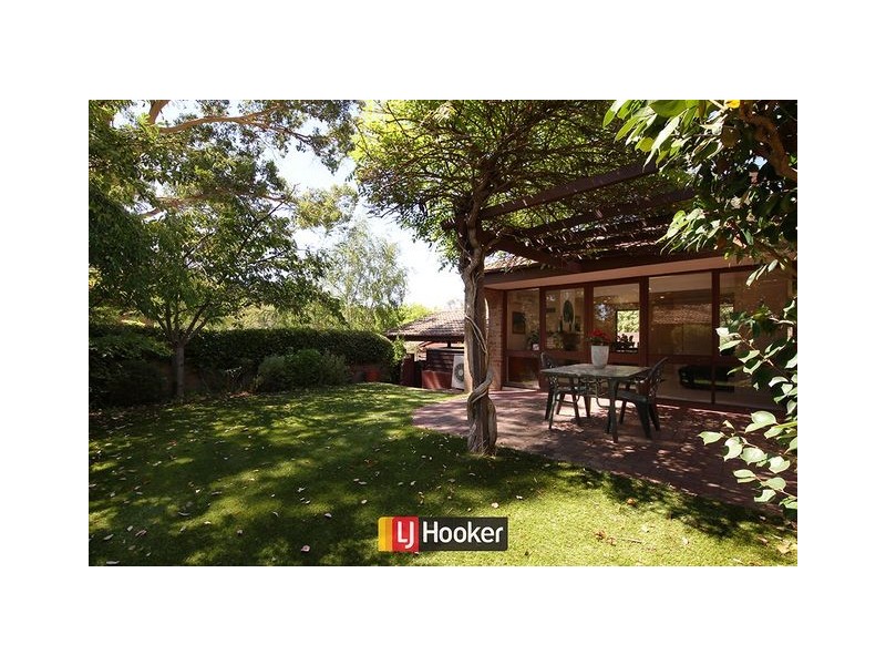 45 Barnet Close, Phillip ACT 2606