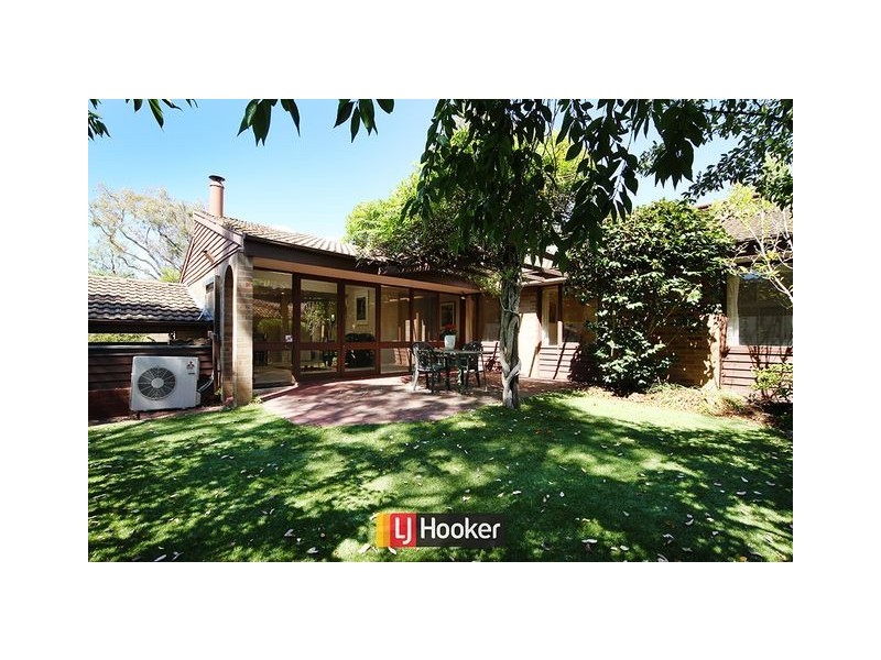 45 Barnet Close, Phillip ACT 2606