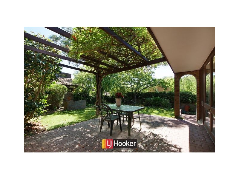 45 Barnet Close, Phillip ACT 2606