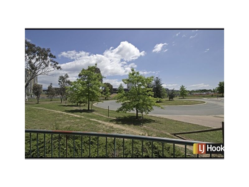 2/57 Port Jackson Circuit, Phillip ACT 2606