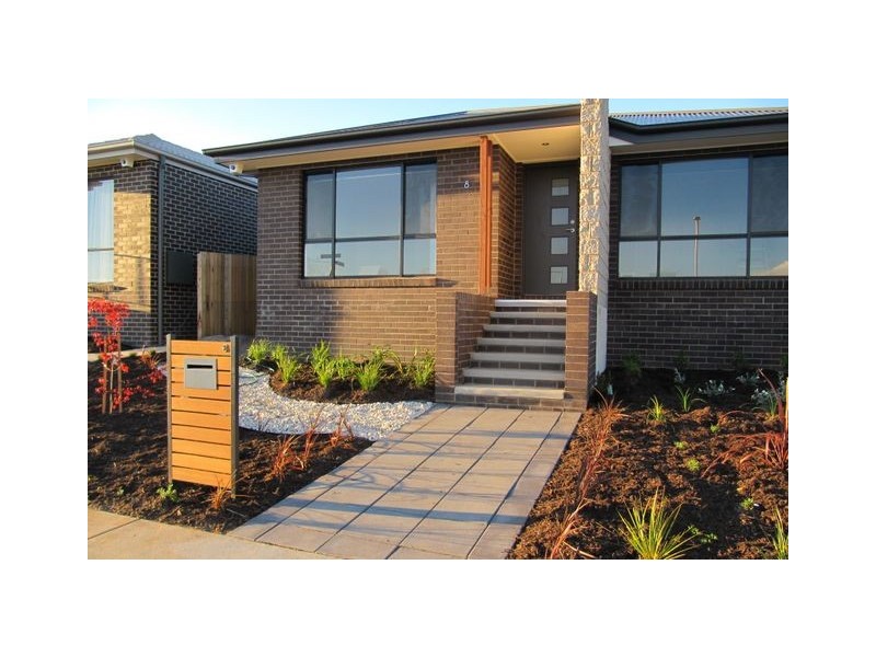 8 Donald Horne Circuit, Franklin ACT 2913