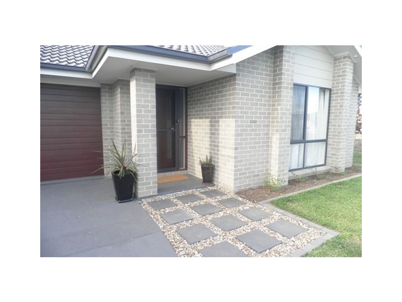 2 Thiele Gardens, Franklin ACT 2913