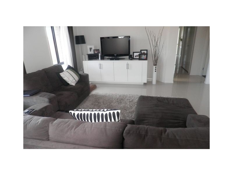 2 Thiele Gardens, Franklin ACT 2913