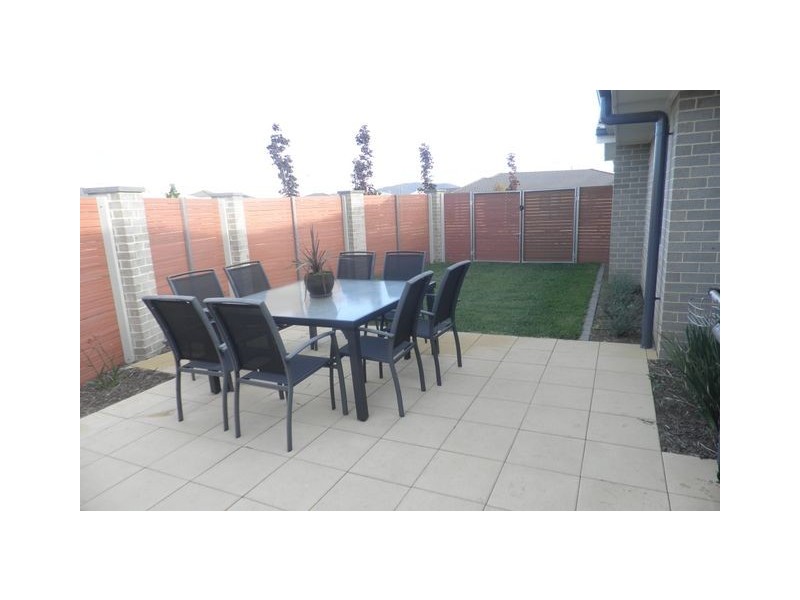 2 Thiele Gardens, Franklin ACT 2913