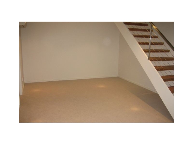 5/2 Mews West, City ACT 2601