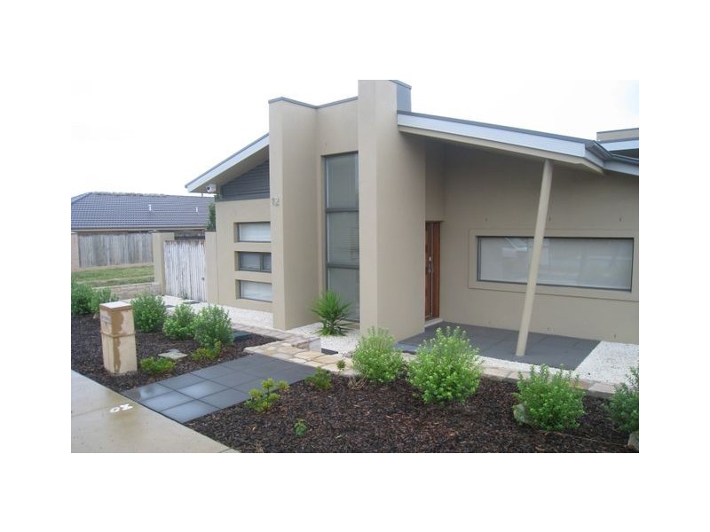 12 Kylie Tennant Street, Franklin ACT 2913