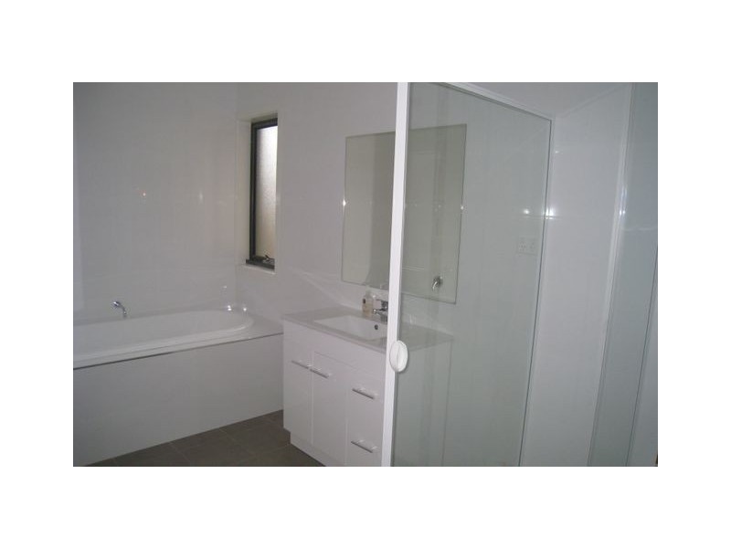 12 Kylie Tennant Street, Franklin ACT 2913