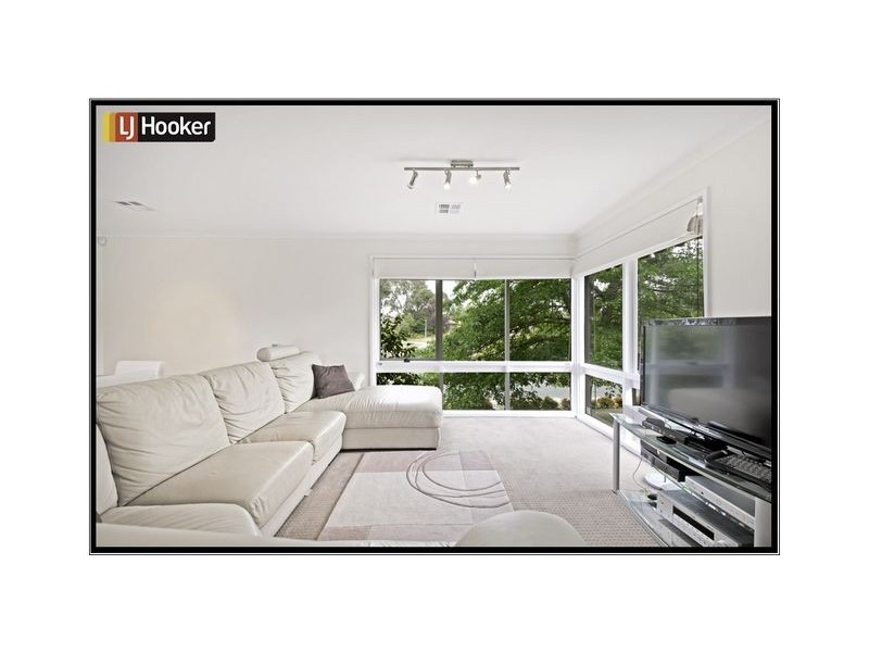 17 Hirschfeld Crescent, Macgregor ACT 2615