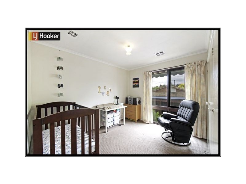 17 Hirschfeld Crescent, Macgregor ACT 2615