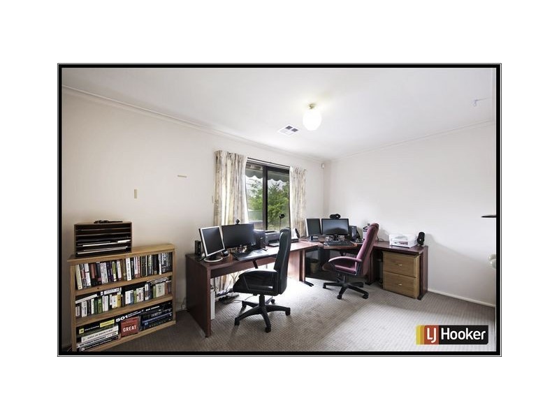 17 Hirschfeld Crescent, Macgregor ACT 2615