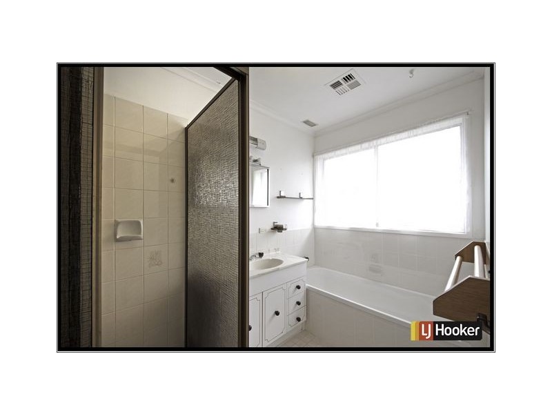 17 Hirschfeld Crescent, Macgregor ACT 2615