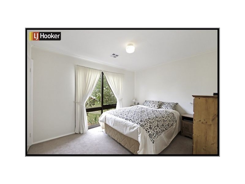 17 Hirschfeld Crescent, Macgregor ACT 2615