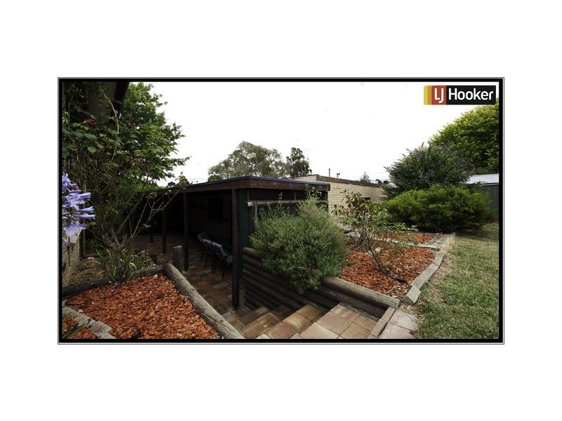 17 Hirschfeld Crescent, Macgregor ACT 2615