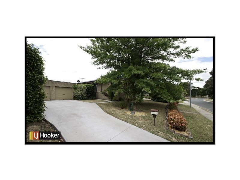 17 Hirschfeld Crescent, Macgregor ACT 2615