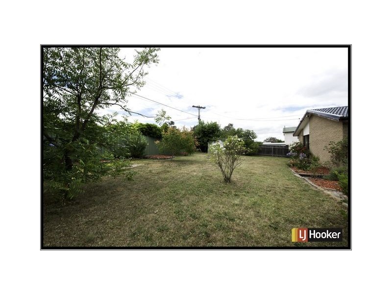 17 Hirschfeld Crescent, Macgregor ACT 2615