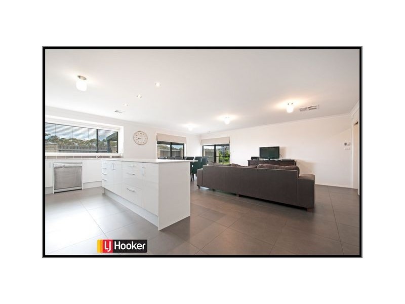 31 Paquita Street, Forde ACT 2914