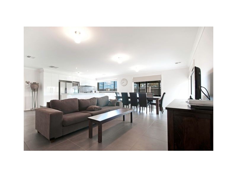31 Paquita Street, Forde ACT 2914