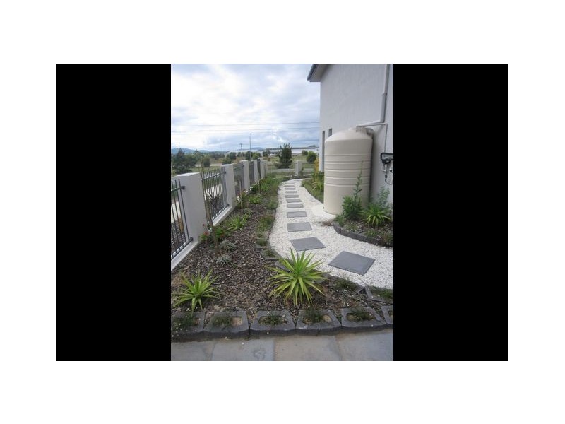 33 Lansdown Crescent, Casey ACT 2913