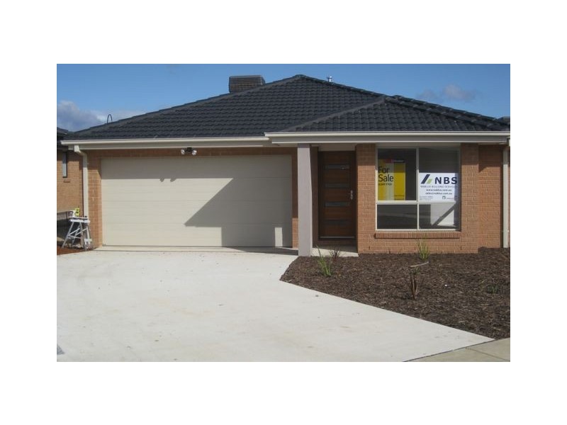 27 Rag Holmes Street, Macgregor ACT 2615