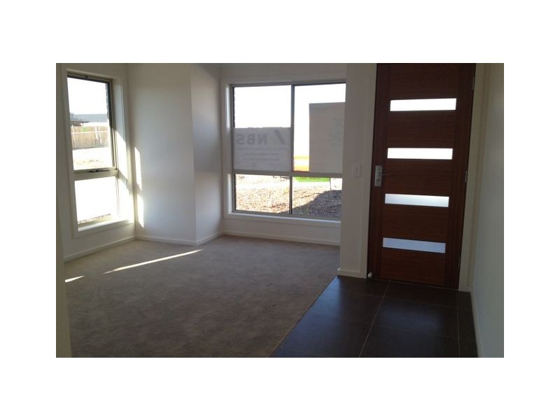 27 Rag Holmes Street, Macgregor ACT 2615