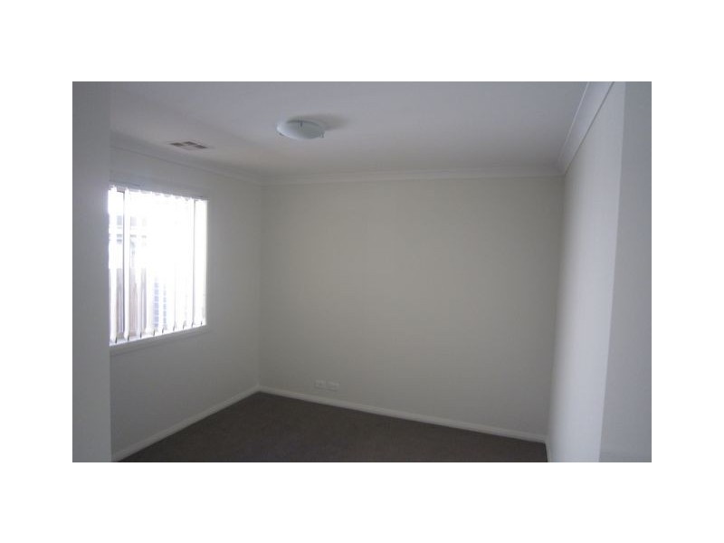 4 Dunk Street, Casey ACT 2913