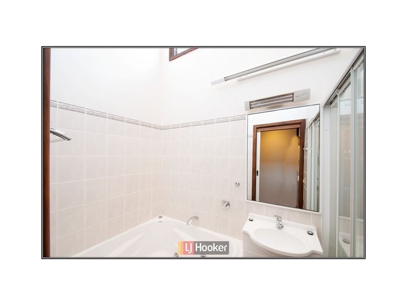4 Lawrence Crescent, Kambah ACT 2902