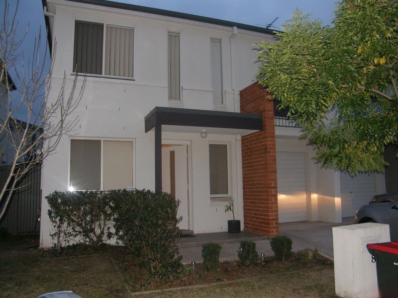 8 Dianella Cct, Woodcroft NSW 2767