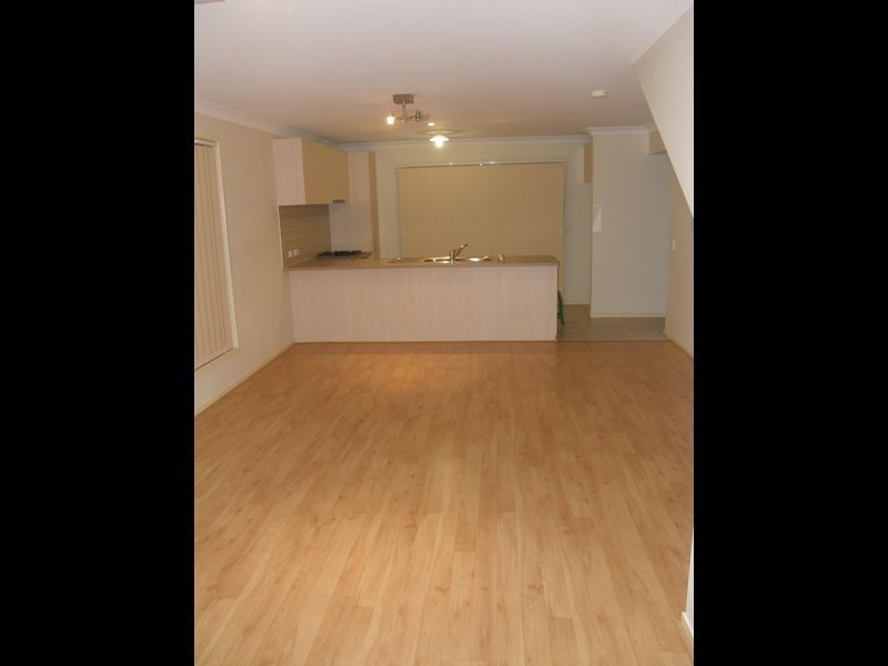 8 Dianella Cct, Woodcroft NSW 2767