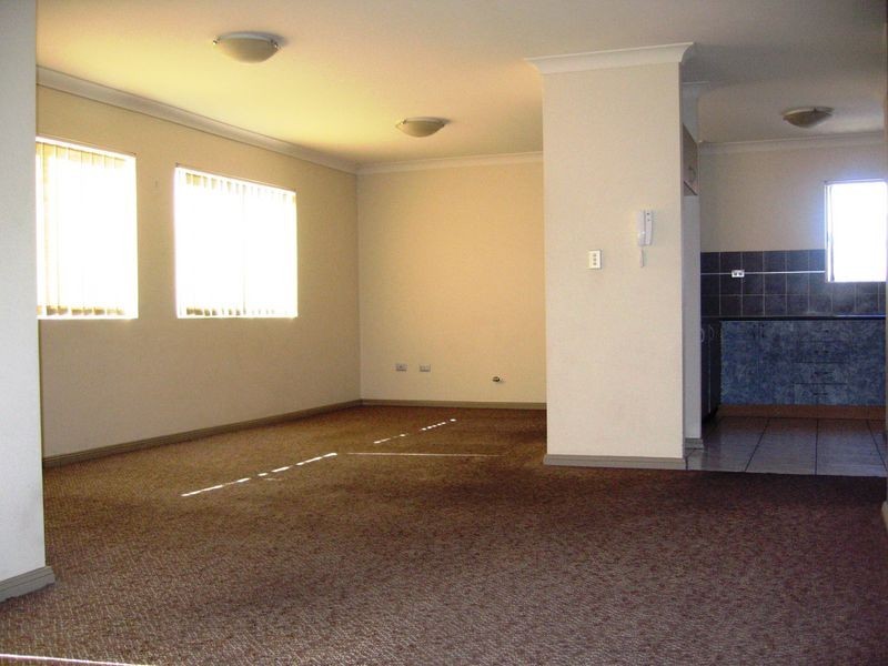 8/14 Fourth Avenue, Blacktown NSW 2148