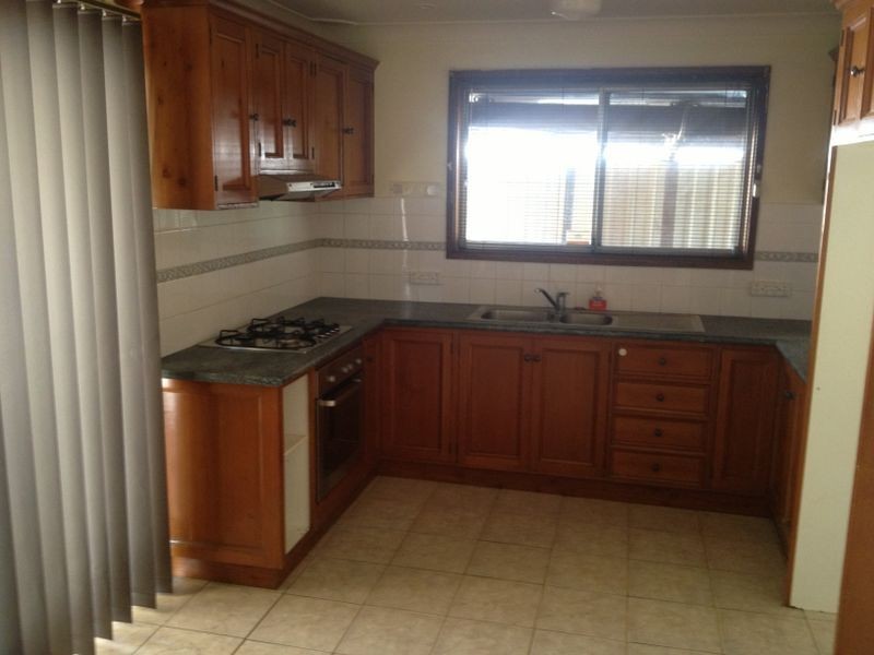 8 Quakers Hill Parkway, Quakers Hill NSW 2763