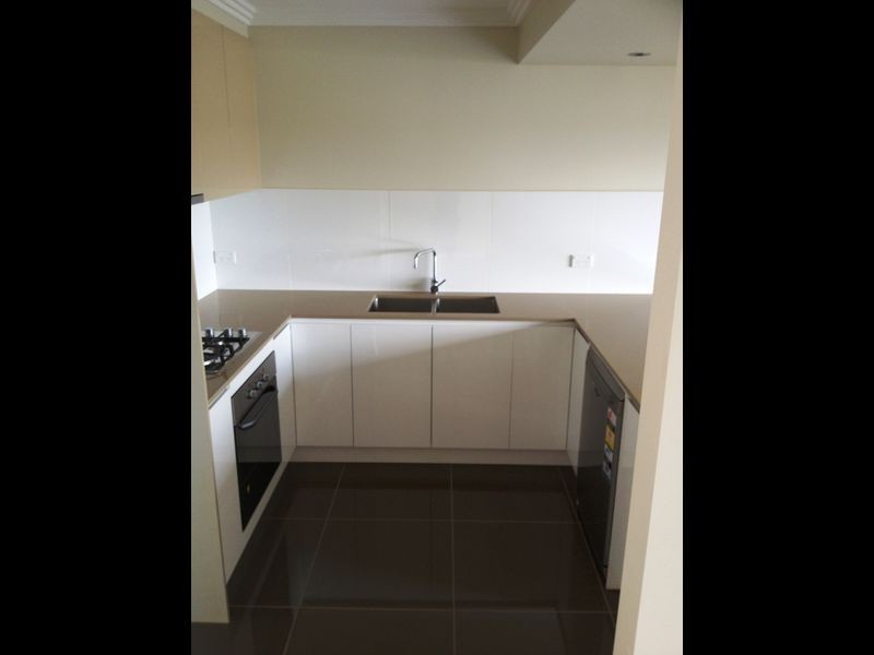 11/10 Paperbark Close, Glenmore Park NSW 2745