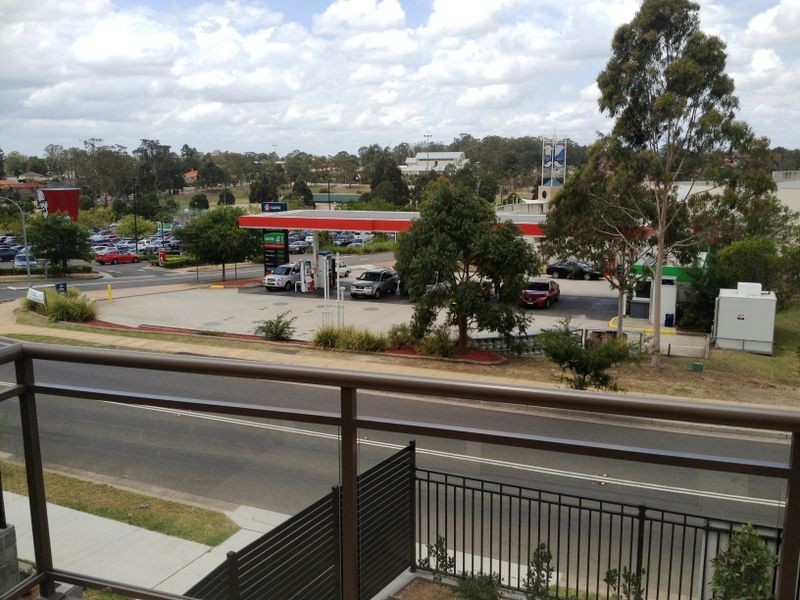 4/10 Paperbark Close, Glenmore Park NSW 2745