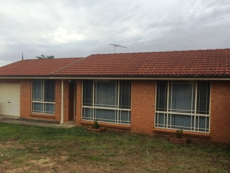 2 Brunswick Close, Colyton NSW 2760