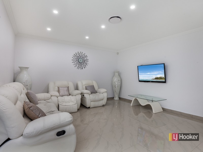 12 Leopold Street, Denham Court NSW 2565