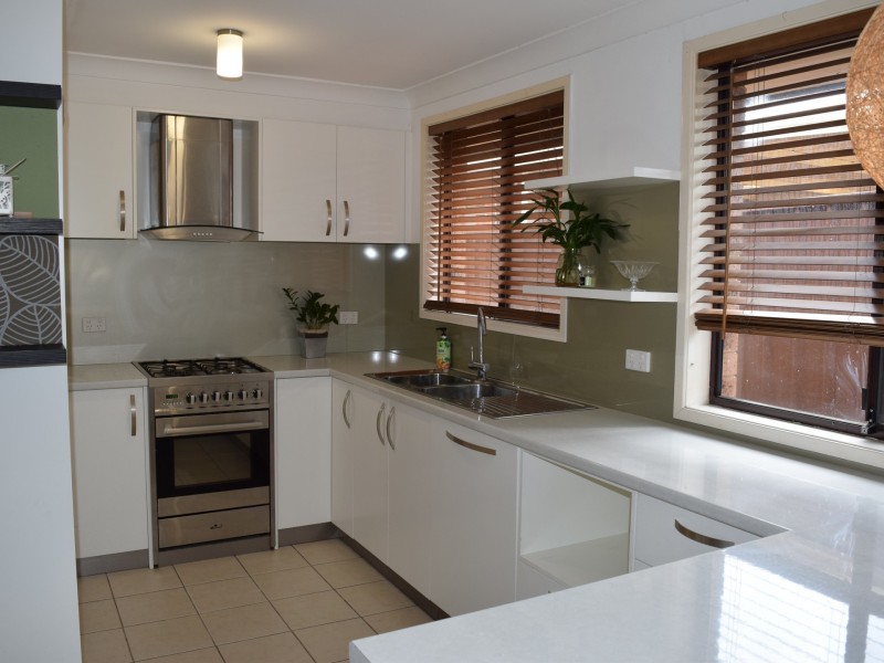 11 Newham Street, Dean Park NSW 2761