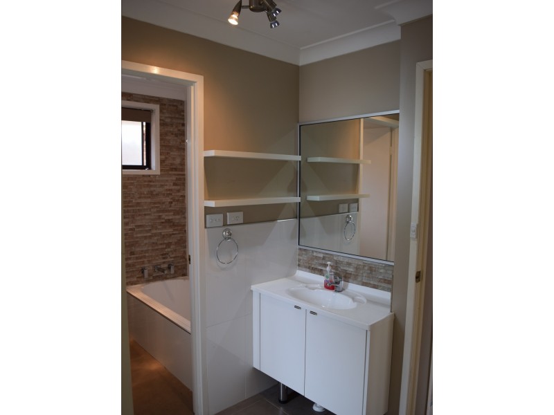 11 Newham Street, Dean Park NSW 2761