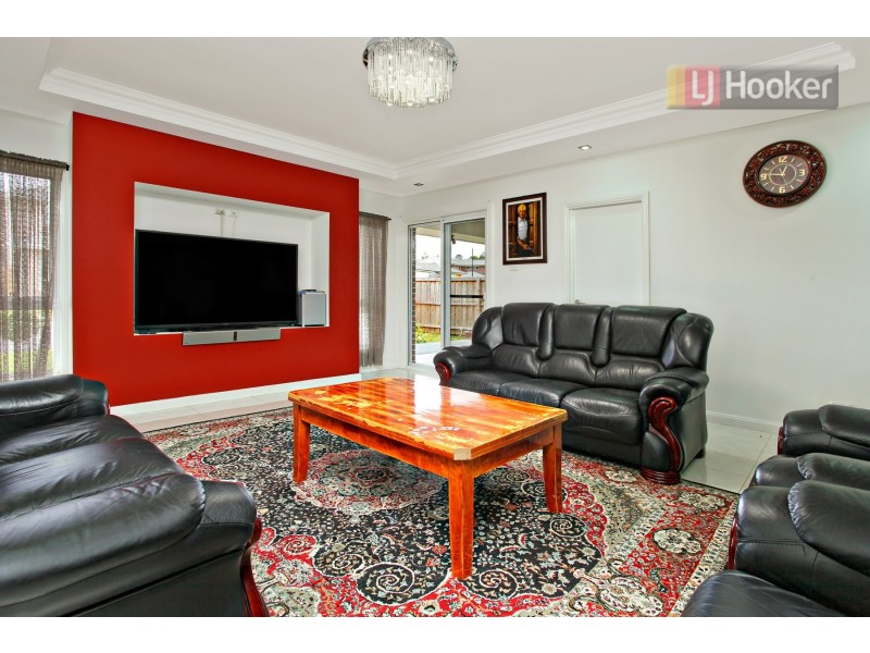 18 Burringoa Crescent, Colebee NSW 2761