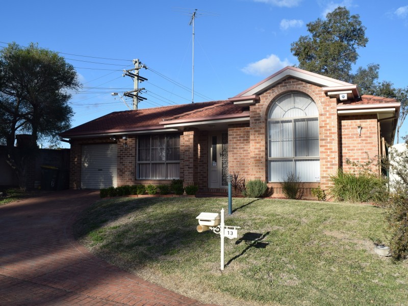 13 Yantara Place, Woodcroft NSW 2767