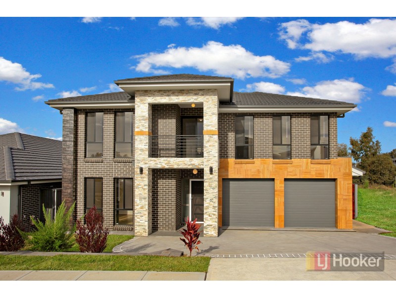 8 Oakhill Crescent, Colebee NSW 2761