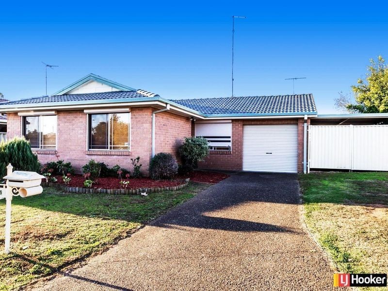 15 Dillon Place, Oakhurst NSW 2761