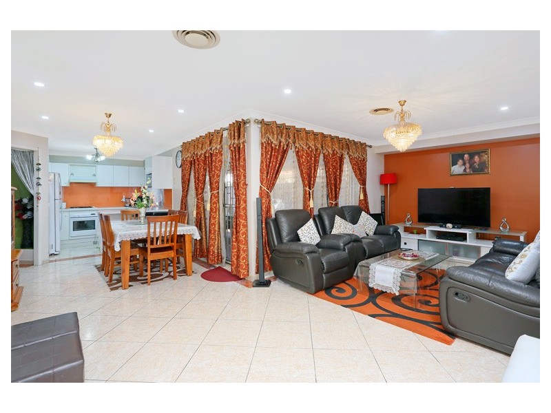 26 Jindabyne Circuit, Woodcroft NSW 2767