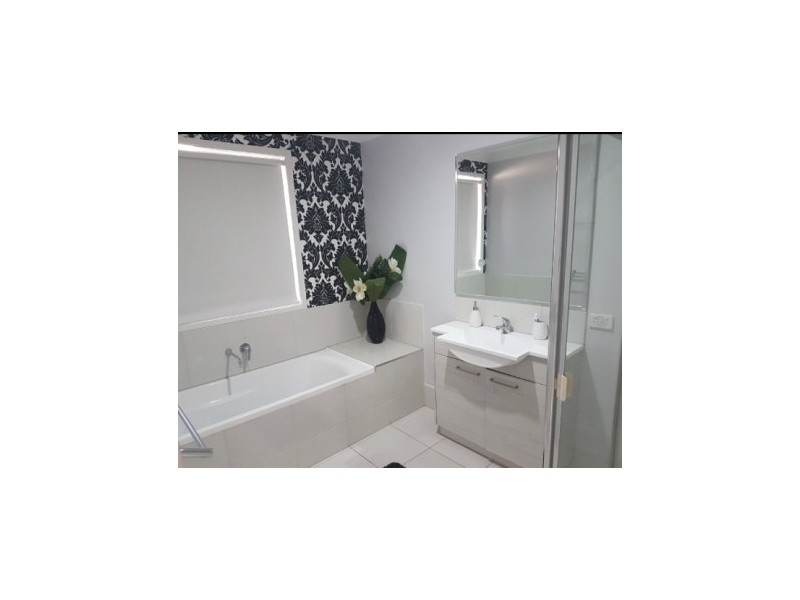 15 Darug Avenue, Glenmore Park NSW 2745