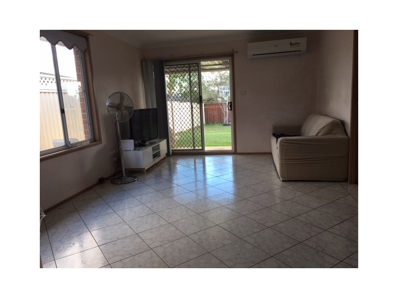 17b Westcott Place, Oakhurst NSW 2761