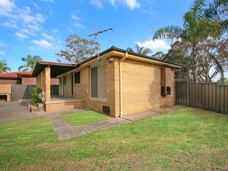 2 Falmouth Road, Quakers Hill NSW 2763