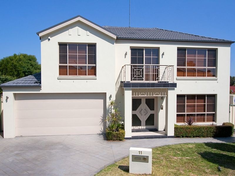 11 Commisso Circuit, Quakers Hill NSW 2763
