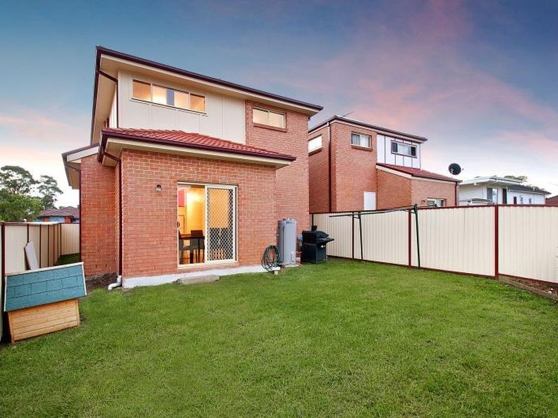 2/246 Flushcombe Road, Blacktown NSW 2148
