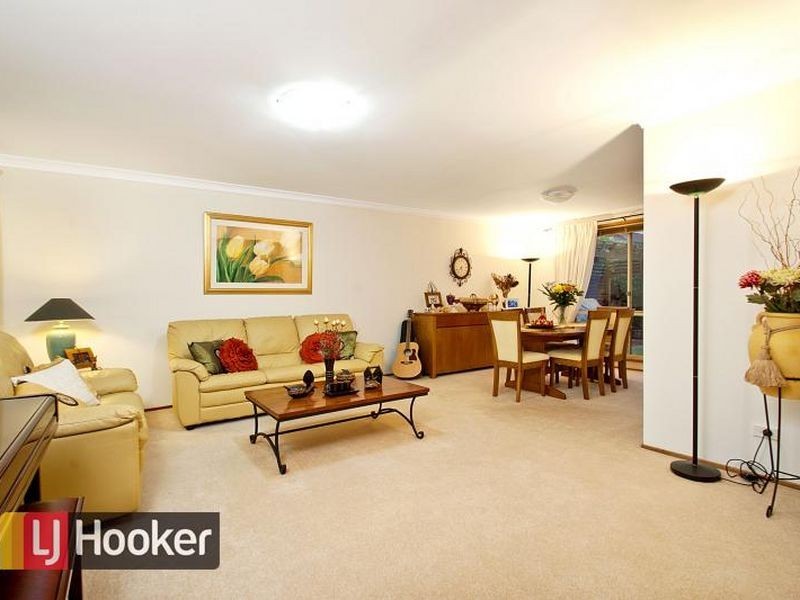 28 Burrinjuck Drive, Woodcroft NSW 2767